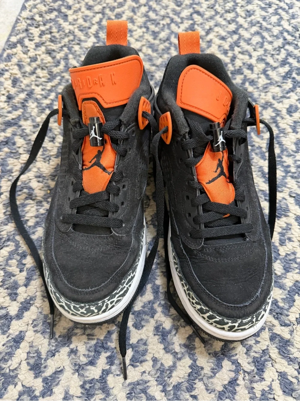 Men’s Nike Jordan Black & Orange Low-Top Sneaker with Elephant Print size 8
